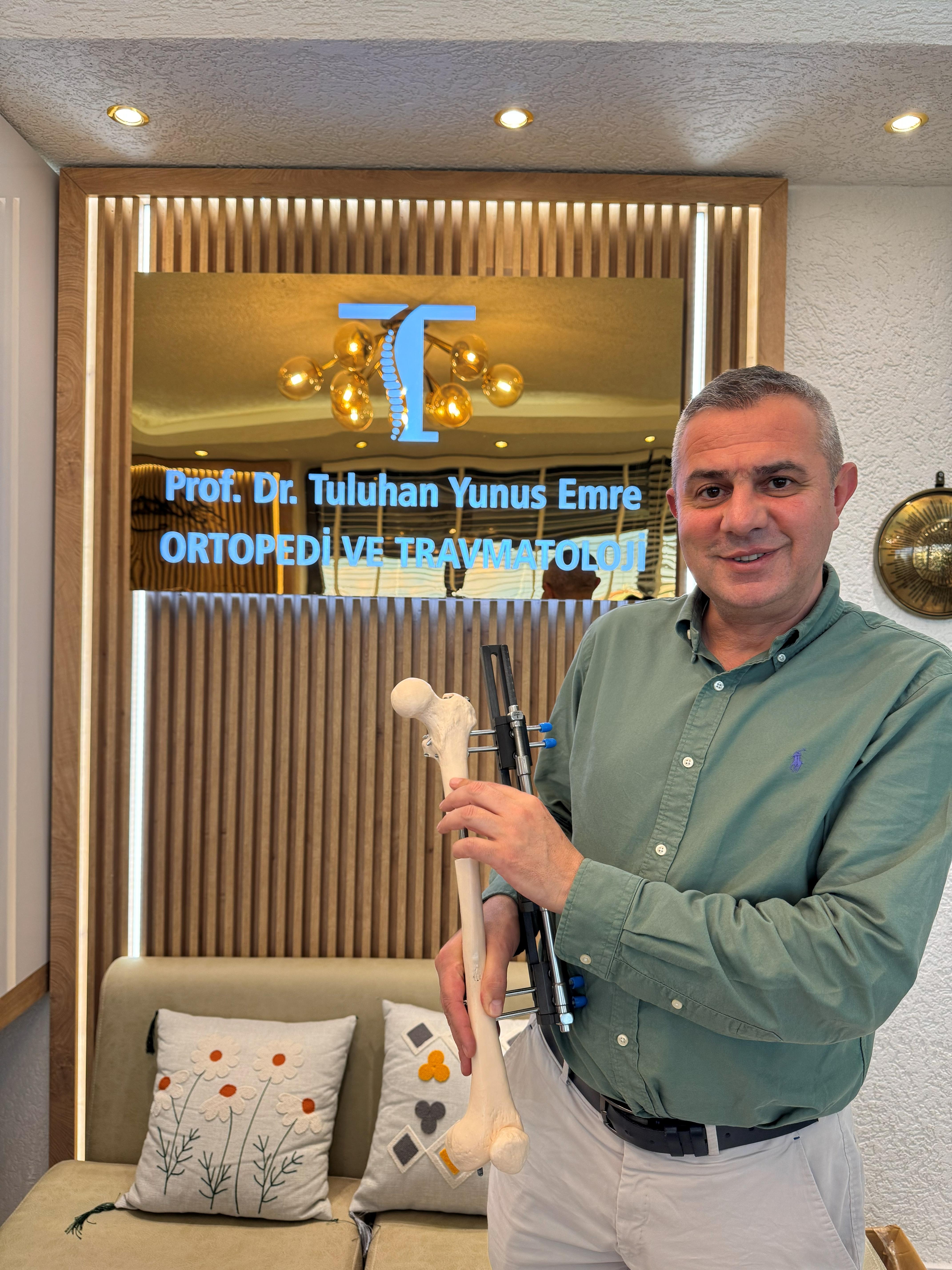 Prof.Dr Tuluhan Yunus Emre
